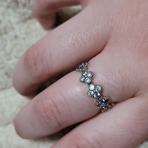 Pandora clover ring